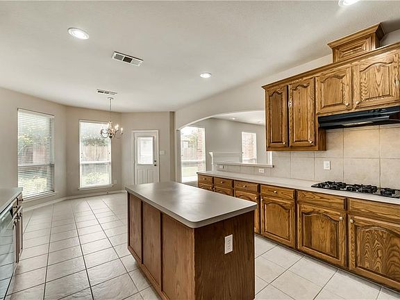 5th image of 2704 Alpena Dr