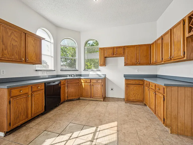 1602 Develon Dr — Photo 11