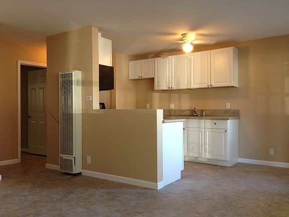 4th image of 401 S. Birch Street #1-6