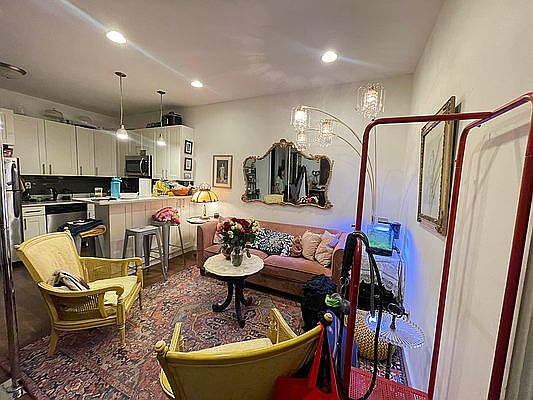 3rd image of 224 Weirfield St Floor 2