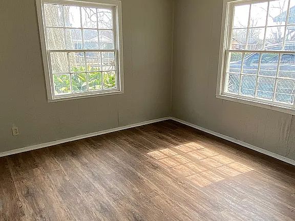 2nd image of 3875 E Lynwood Dr