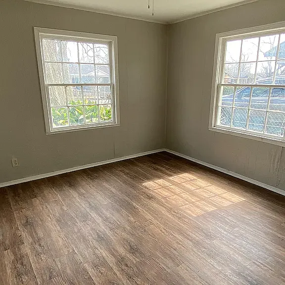 3875 E Lynwood Dr — Photo 2