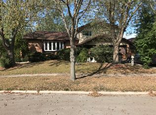 724 Doe Cir, Westmont, IL