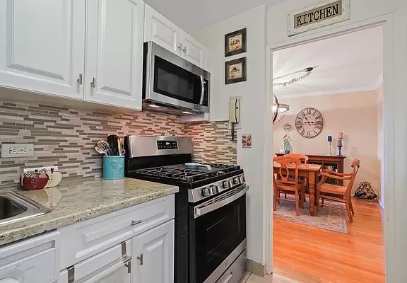 5th image of 110-11 Queens Blvd APT 15N