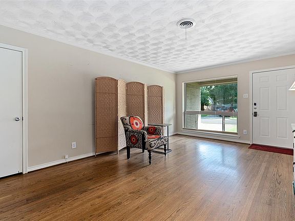 3rd image of 8536 Stillwater Dr