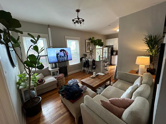 2nd image of 1553 Steele St APT 3