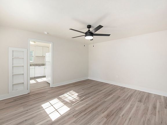 Living area/Bedroom