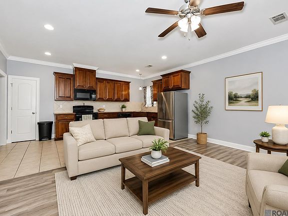 3rd image of 10830 Field Pointe Dr