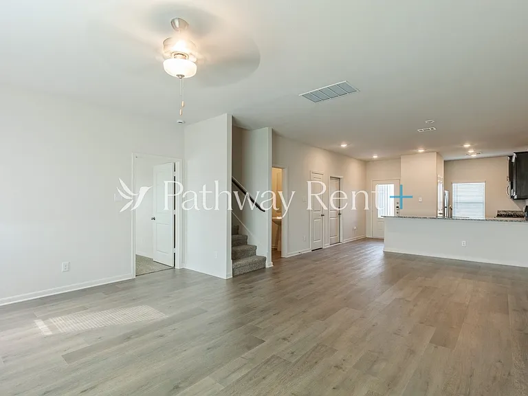 932 Crimson Wolf Rd — Photo 5