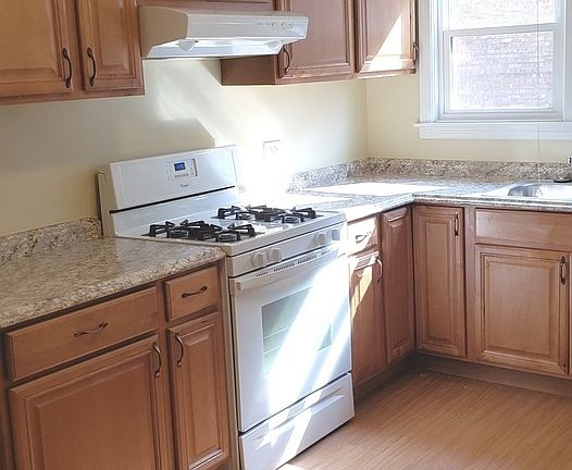 3rd image of 9008 Lamon Ave #1A