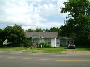 706 W Main St, Olney, TX 76374