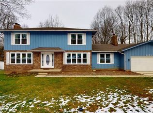 1475 Woodlake Blvd, Stow, OH 44224