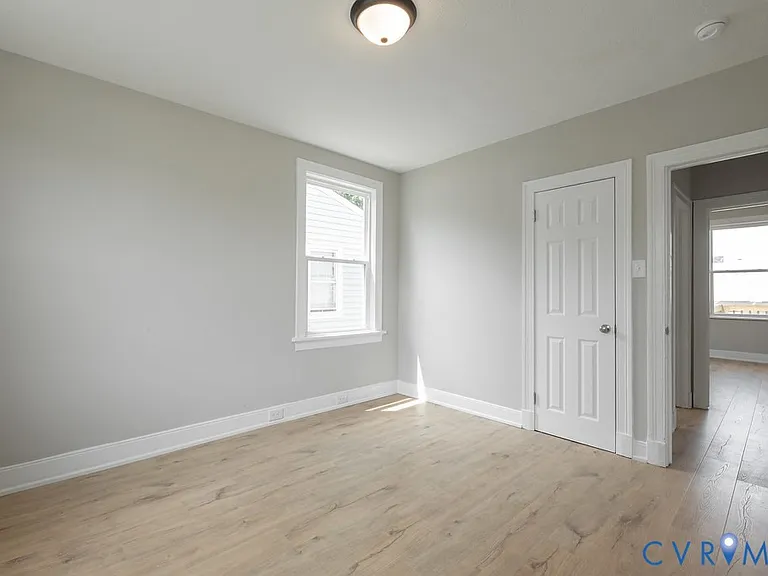 5318 Bloomingdale Ave — Photo 18