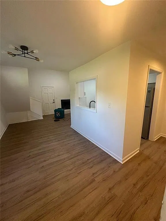 2 bed, 2.5 bath, 2012 sqft, $1,899 — Photo 4