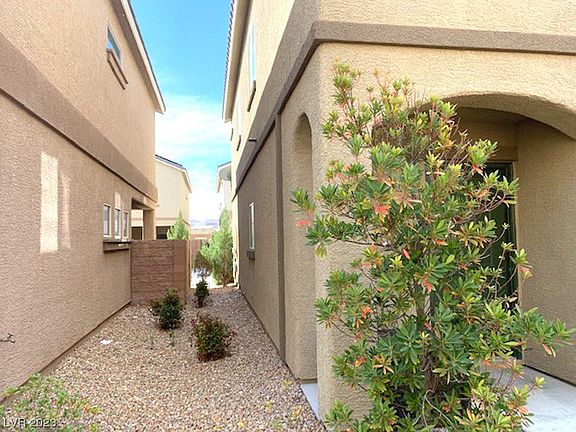 4th image of 9083 Palmas Altas St
