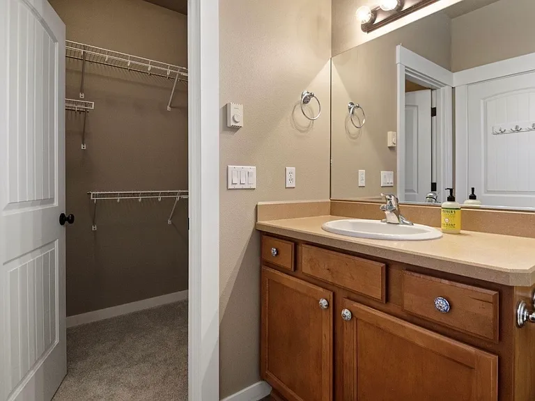 2302 NE Mary Rose Pl #2 — Photo 11