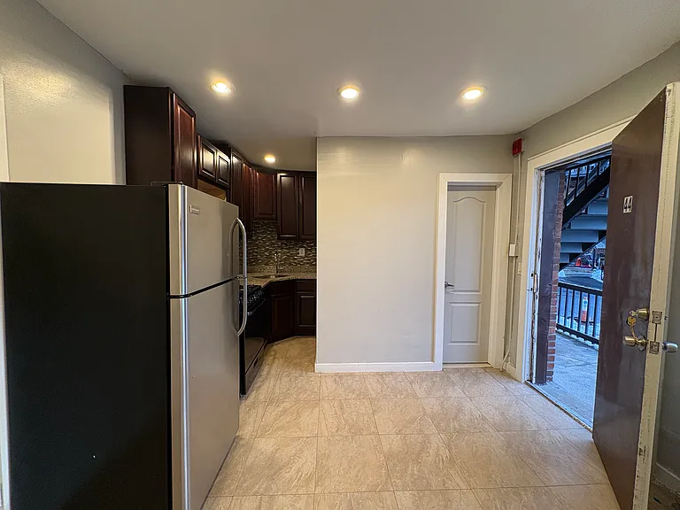 50 Johnson St #44 — Photo 1