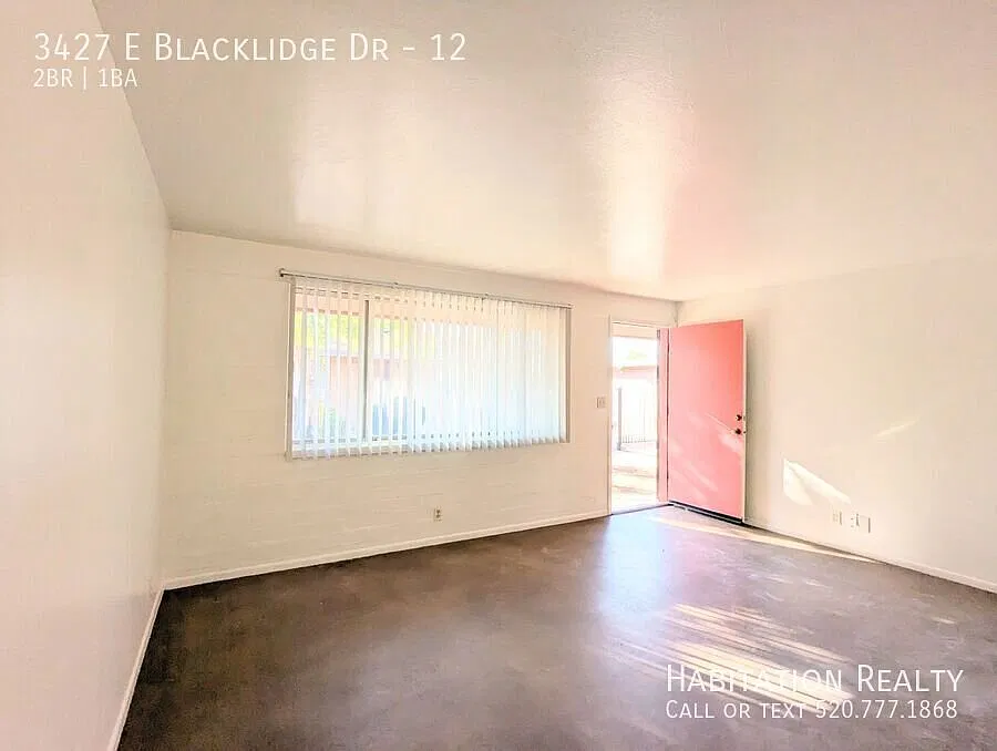 Lovely 2Bed/1Bath with a Community Pool in St Francis Cabrini Neighborhood! — Photo 4