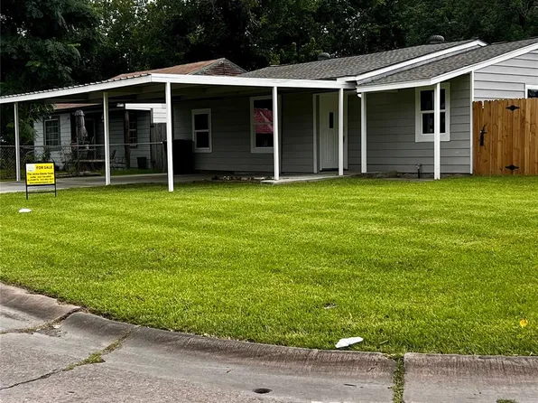 2307 Windsor Ln, Pasadena, TX 77506