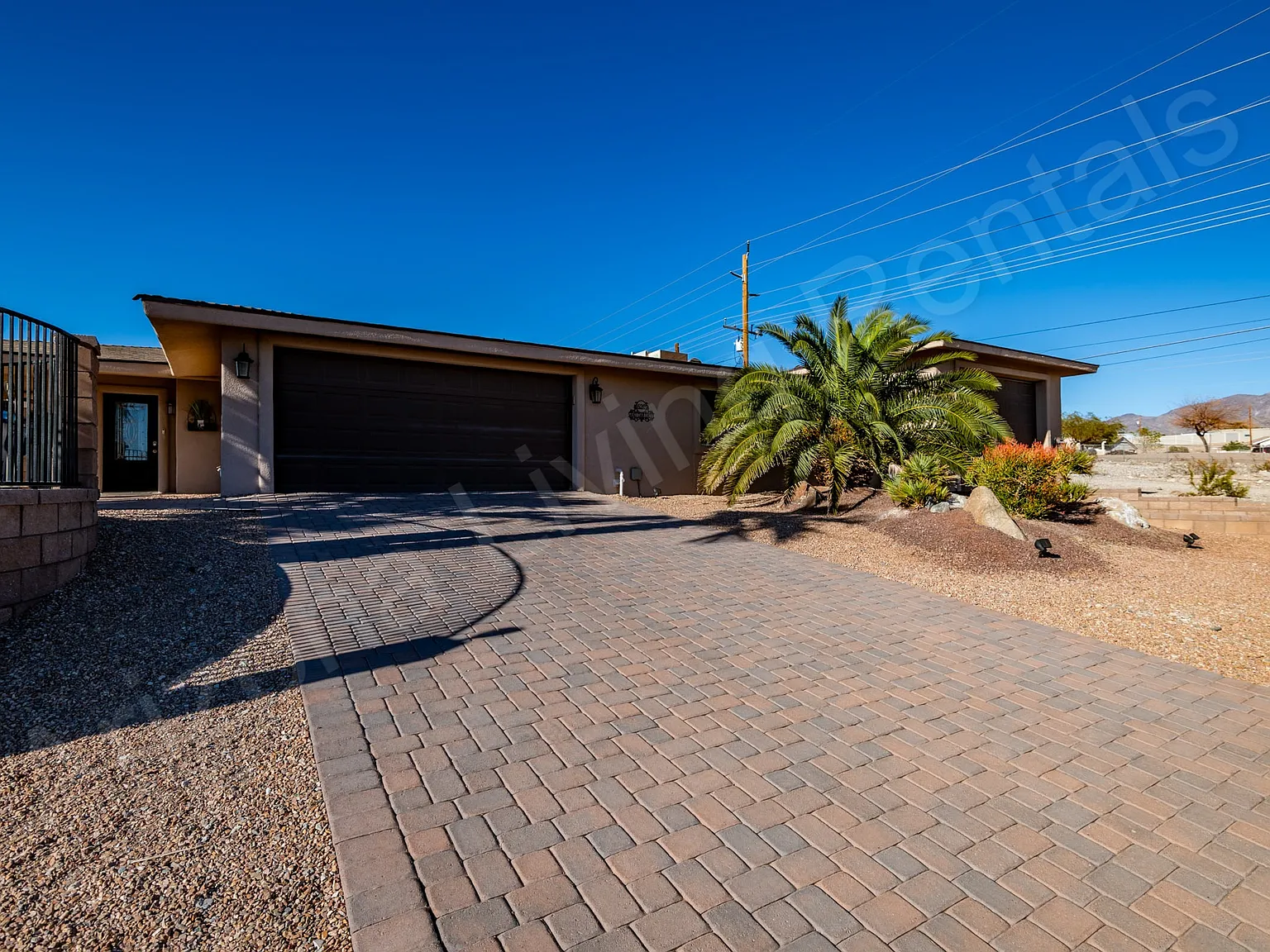 3 bed, 2206 sqft, $2,800 — Photo 2