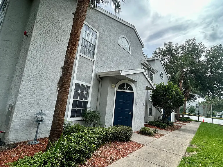 1620 Columbia Arms Cir #163 — Photo 2