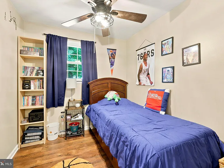 736 Village Ln — Photo 14
