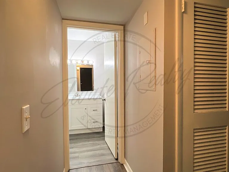 555 N Dupont Ave #C53 — Photo 33