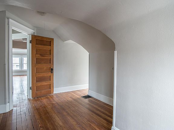 2nd image of 4100 McGee St APT 2