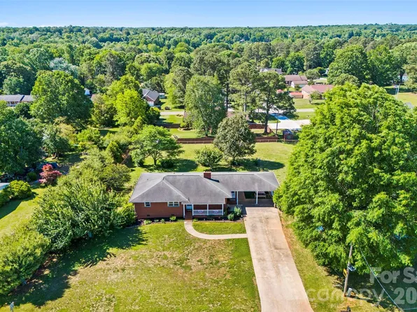 202 Museum Rd, Statesville, NC 28625
