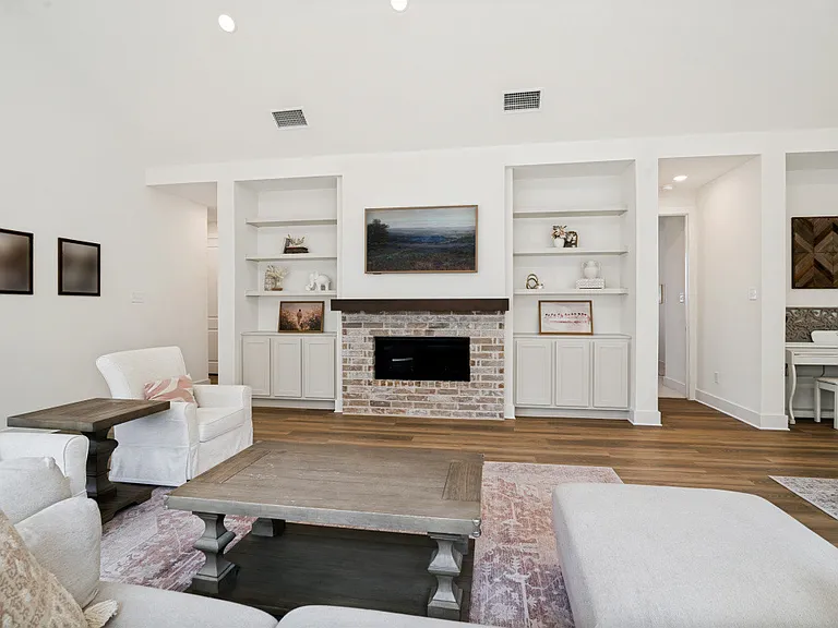 1046 Bearing St — Photo 27