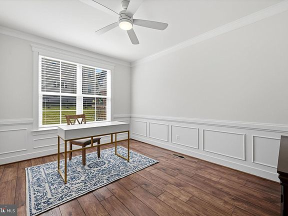 5th image of 18003 Lake Front Cir