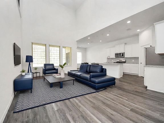 3rd image of 501 Newcomb Hollow Dr