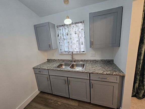 3rd image of 479 Zahn Dr APT C