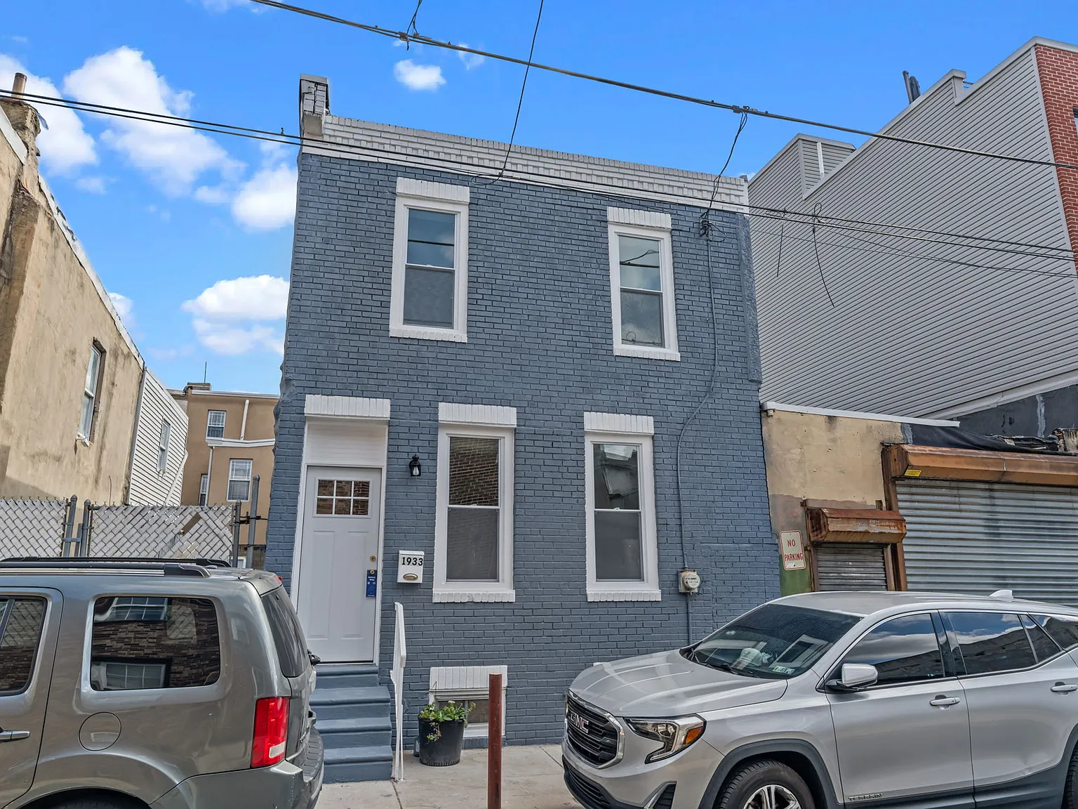 3 bed, 1332 sqft, $2,350 — Photo 1
