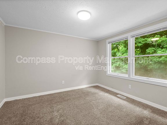 3rd image of 3614 Douglas Ave #2A