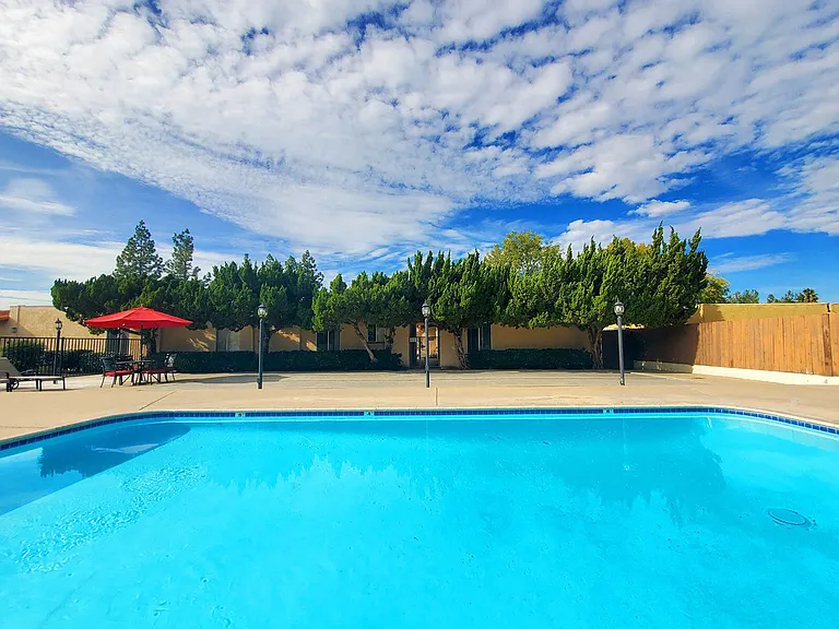 Portofino Apartments — Photo 9