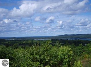 Valleyview Rdg, Manistee, MI 49660