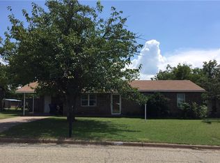 1406 Remington St, Graham, TX 76450