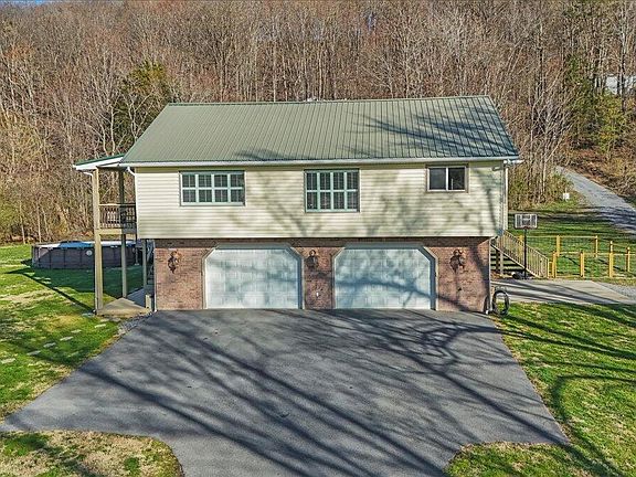 2nd image of 225 Mary Lamons Rd