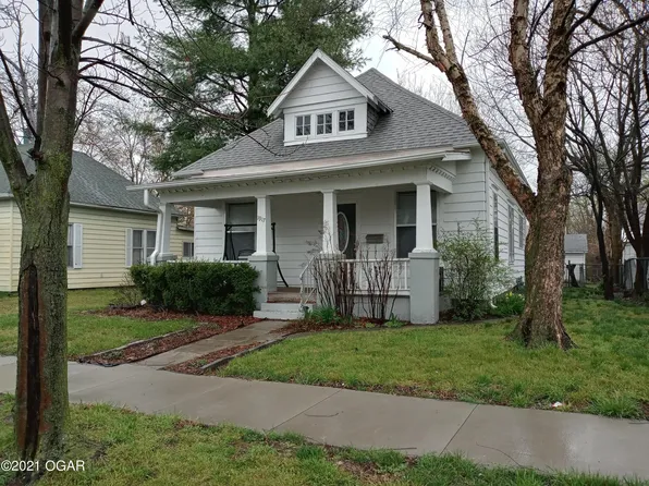 1917 S Sergeant Ave, Joplin, MO 64804