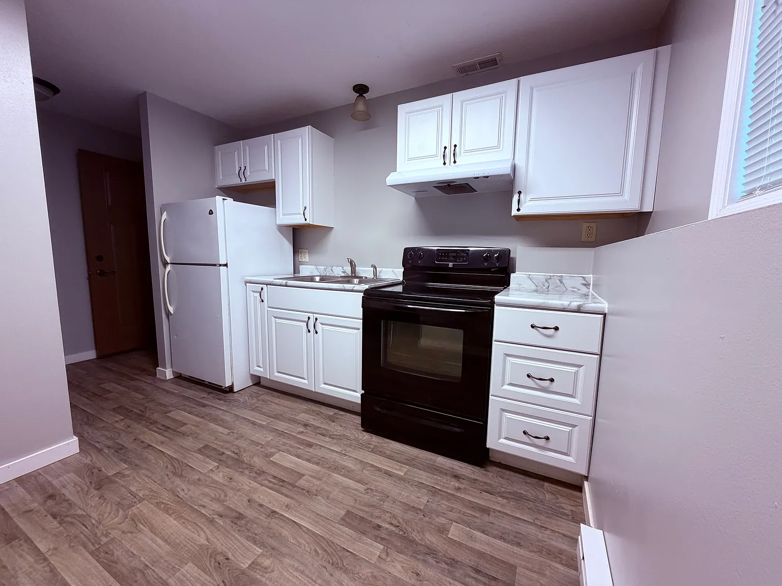 2 bed, 750 sqft, $950 — Photo 4