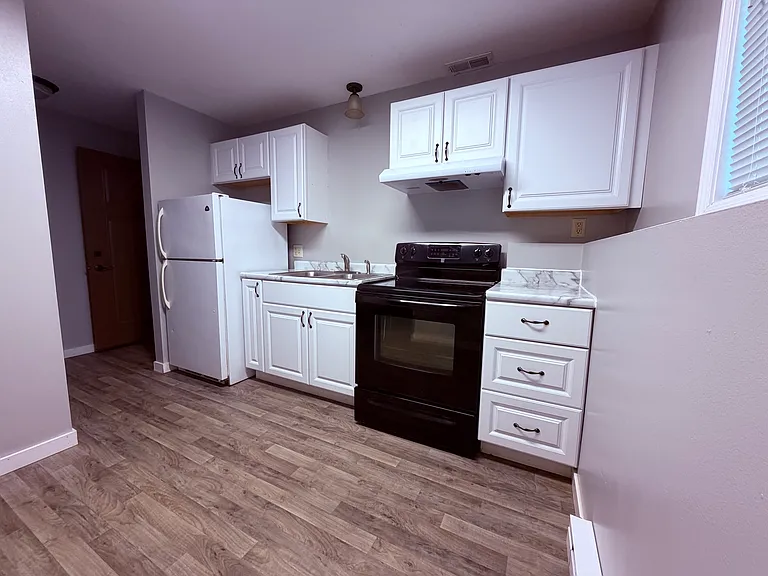 209 Park St #4 — Photo 4