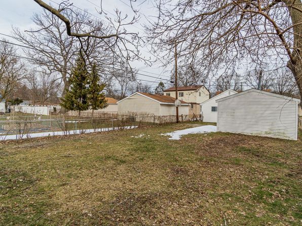2040 Freeman St, Westland, MI 48186