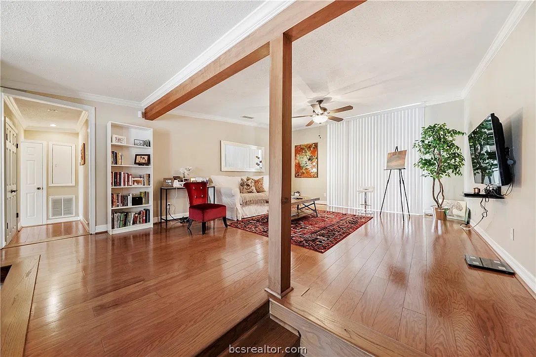 1 bed, 928 sqft, $1,750 — Photo 4
