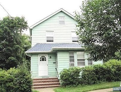 2nd image of 436 Hillcrest St