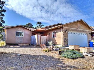 2112 NW Mokmak Lake Dr, Waldport, OR 97394