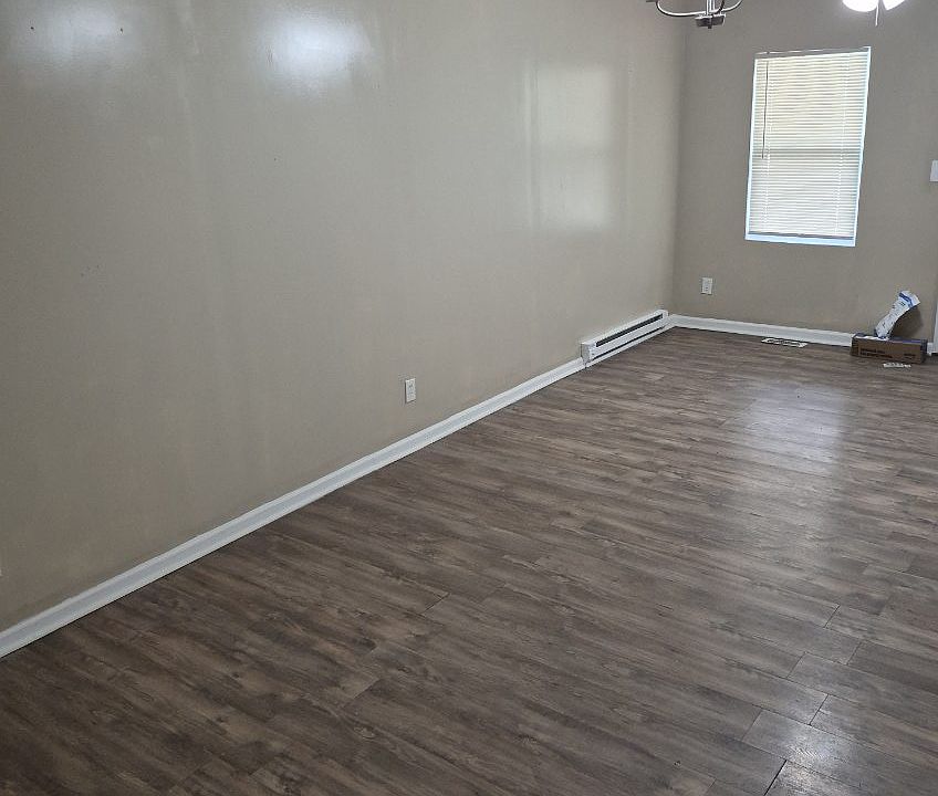 1st image of 1073 W 27th St
