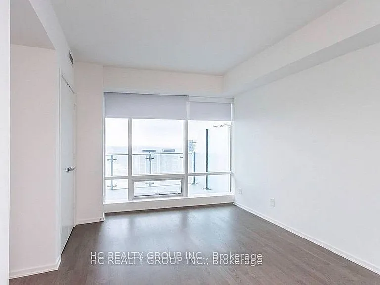 1 Bloor St E #5201 — Photo 8