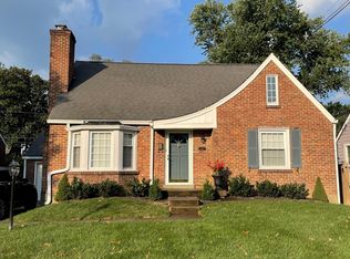 211 Monohan Dr, Saint Matthews, KY 40207
