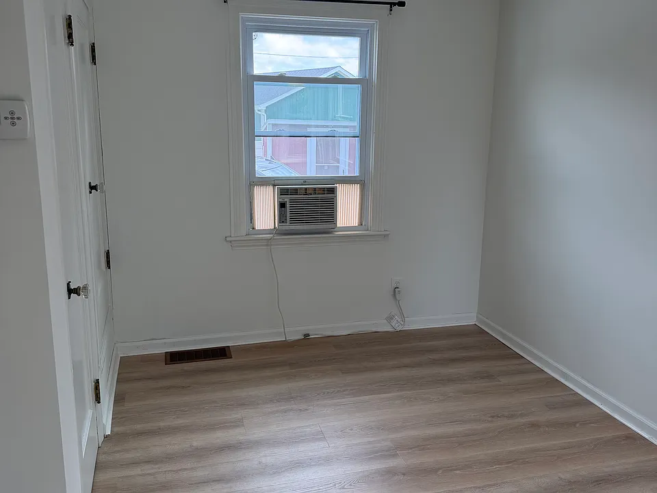 382 Pleasant Ave #2